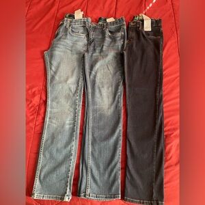 Levi’s Boys jeans Bundle in good condition. Jeans have adjustable waist 3 pair‼️